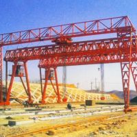 大連門式起重機